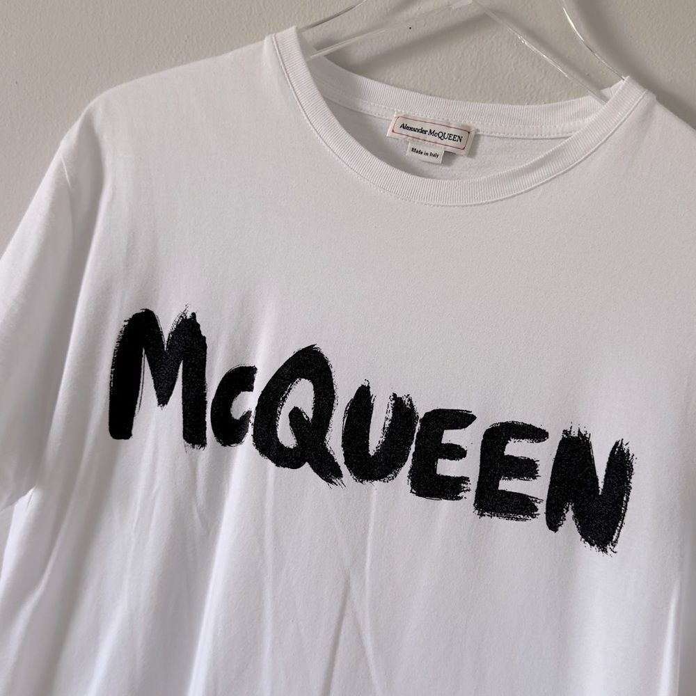 ⭕️ ALEXANDER MCQUEEN Graffiti T-Shirt White Medium